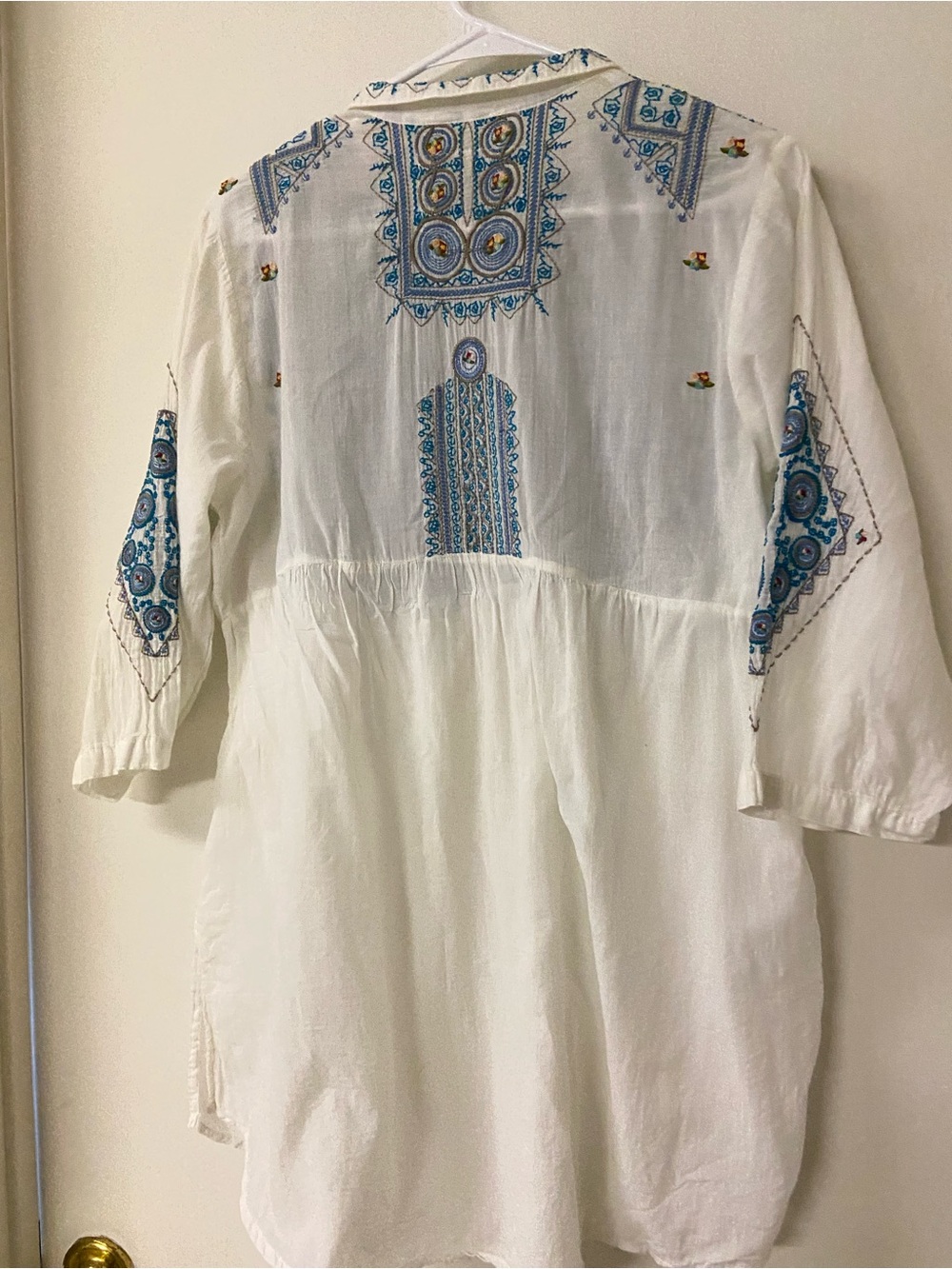 Biya Johnny Was Embroidered Tunic Top Medium White Blue Button Up Aztec Floral - Picture 7 of 11